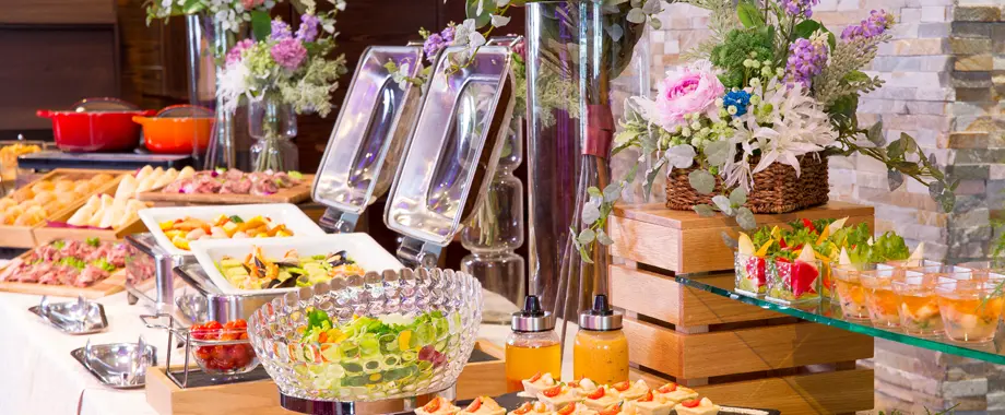 季節の豪華ビュッフェで充実なパーティースタイルがおすすめ♪