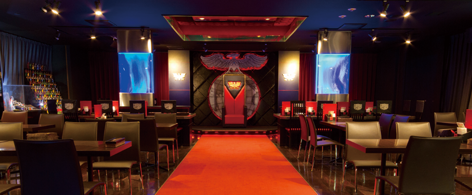 ショッカーの秘密基地をイメージした店内