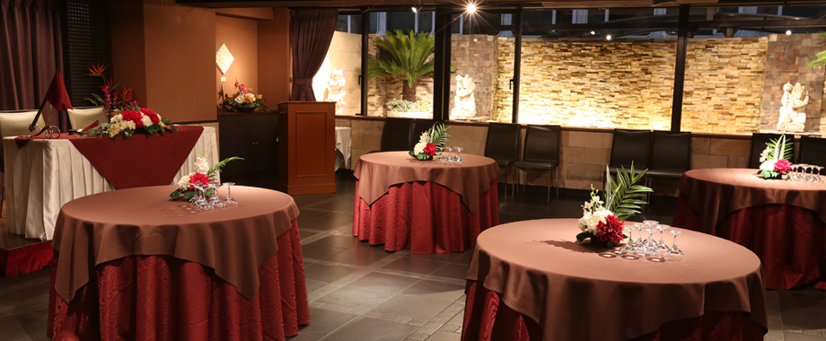 立食でも着席でもレイアウトは自由自在