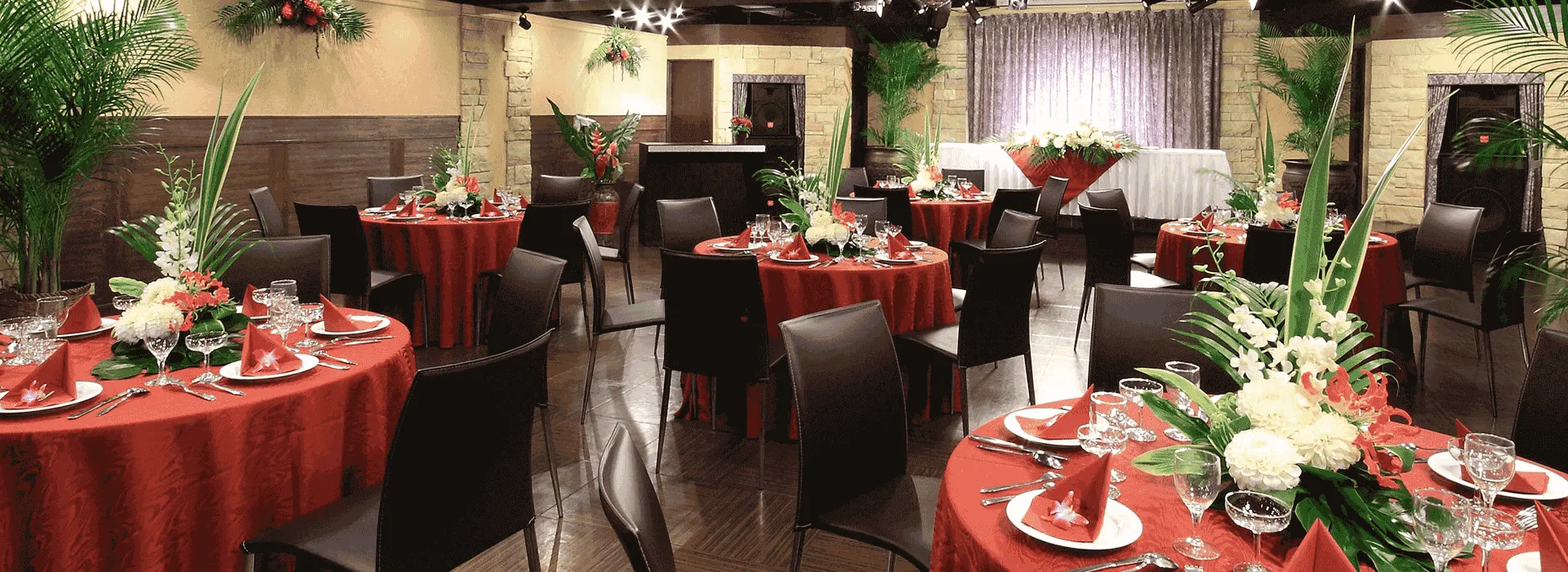 B1F グレースバリ池袋本店 ブラン　充実の音響・照明設備で思い通りにパーティーを演出。