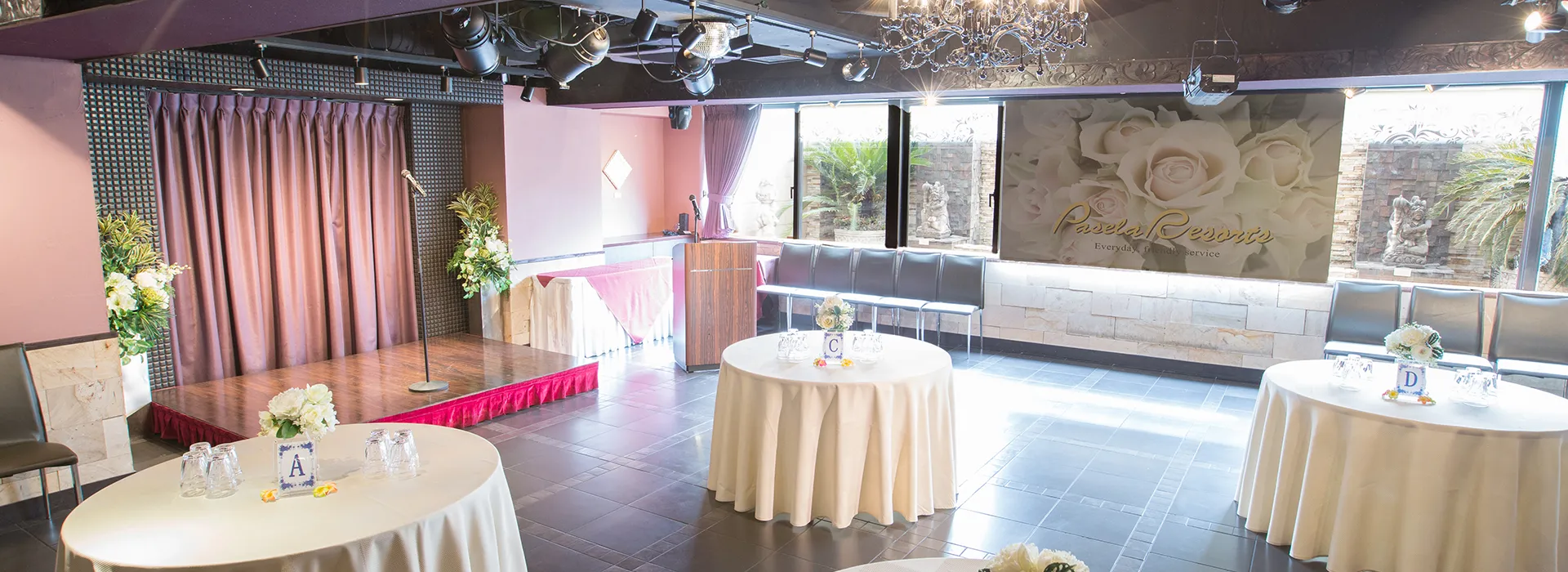 7F グレースバリ池袋本店 アロナ　滝の流れるテラス付きの開放的なフロアも