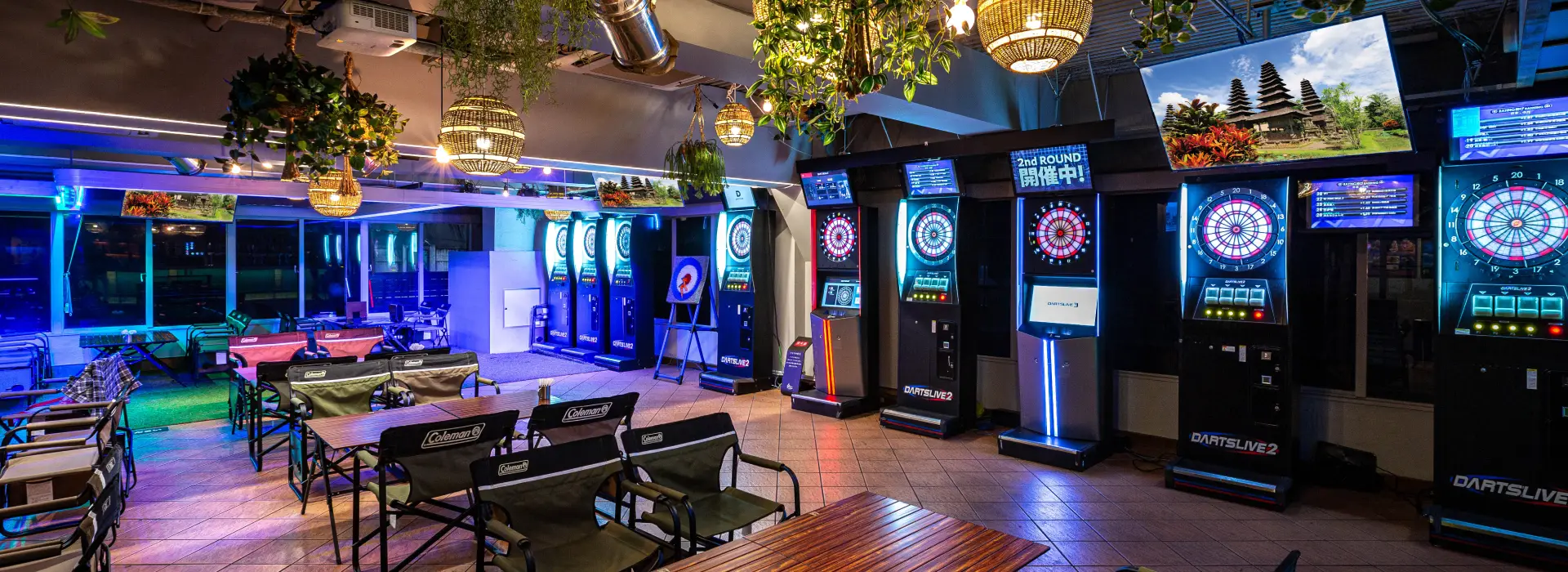 8F スリーモンキーズカフェ新宿本店　30名様～80名様にお勧め　ダーツも楽しめるカジュアルなパーティー会場