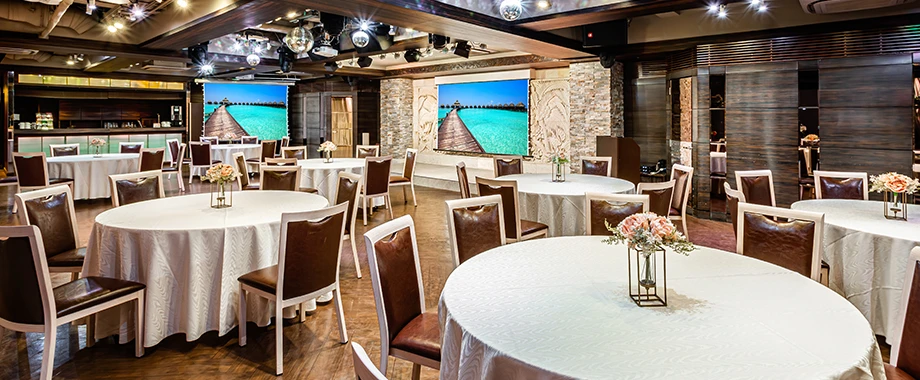 ウェディング二次会にもご利用いただける大きな会場。